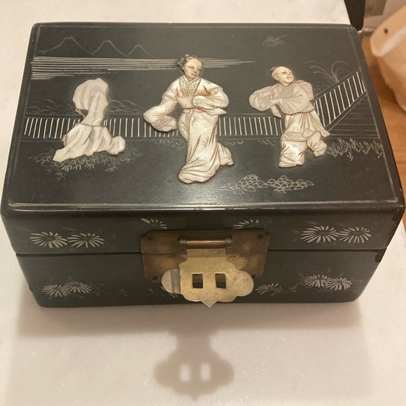 1930s Chinese Black black lacquer jewelry box/ivory and sandstone figures
